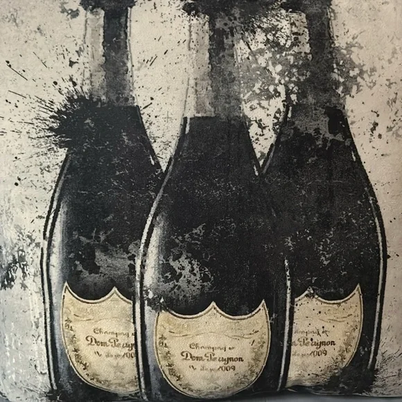 Decorative Pillows SET of 3. NON Branded New Out Of Package. - Picture 2 of 11